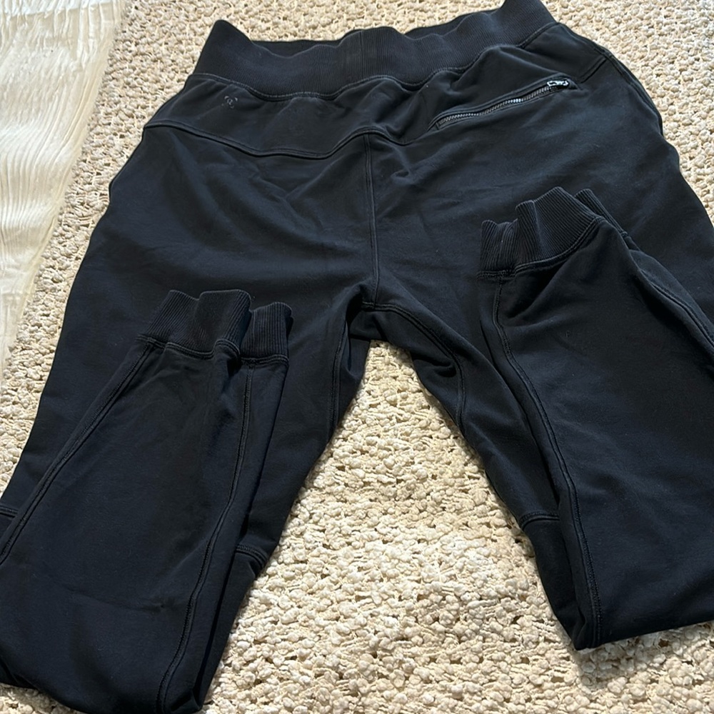 Lululemon Men’s joggers M